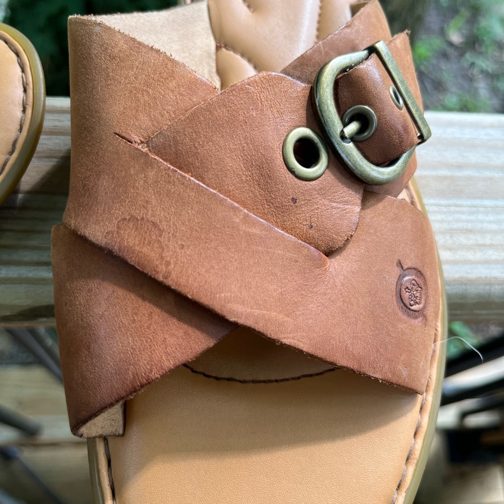 BORN Rio Women’s Size 7 Sandals Cognac Brown Leather Criss Cross Slides Shoes - Picture 6 of 9